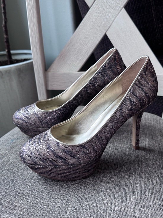 Nine West Shoes - Nine West Mendoza Glitter Platform Pumps in Zebra Print Multi Color size 8